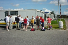 de-groep-bij-garage